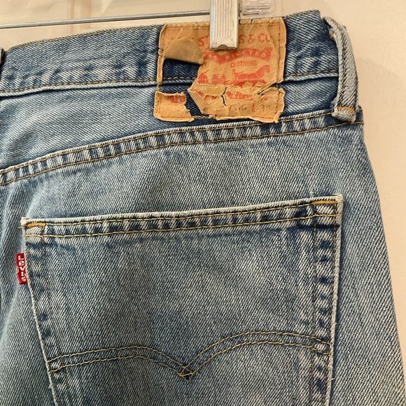 Levi’s 505 Jeans, Men’s 36” x 32”, Well Loved, Well Worn with Prefect Fraying. - Picture 8 of 12